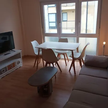 De 2 A 100 M De La Playa * Finisterre