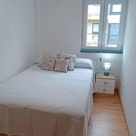 De 2 A 100 M De La Playa * Finisterre