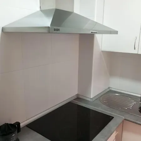 De 2 A 100 M De La Playa * Finisterre