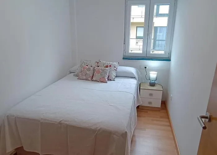 De 2 A 100 M De La Playa * Finisterre